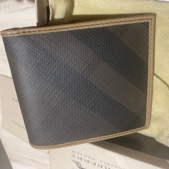 Burberry smoked check credit card wallet - Picture 4 of 7